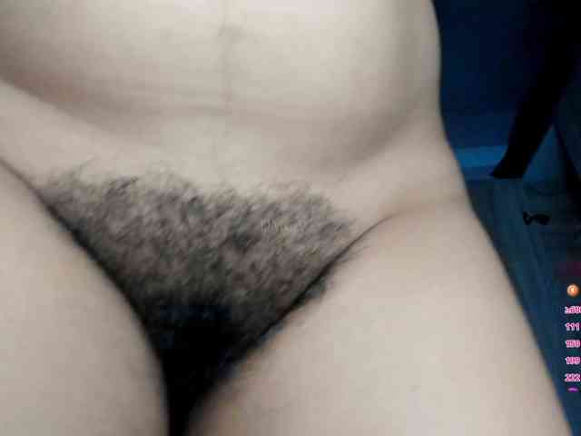 LoveQuinn webcam