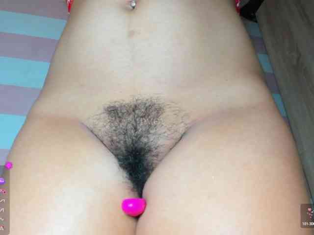 LoveQuinn webcam