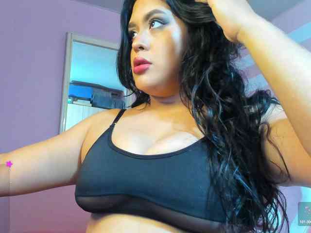 LoveQuinn webcam