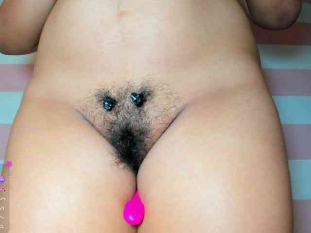 LoveQuinn webcam