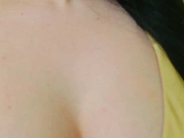 Moniqque's BongaCams show and profile