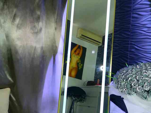 Moniqque webcam