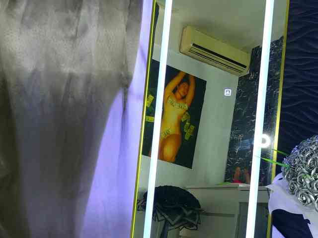 Moniqque webcam