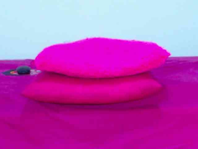 milytylor webcam