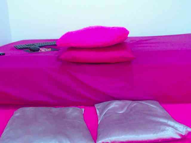 milytylor webcam