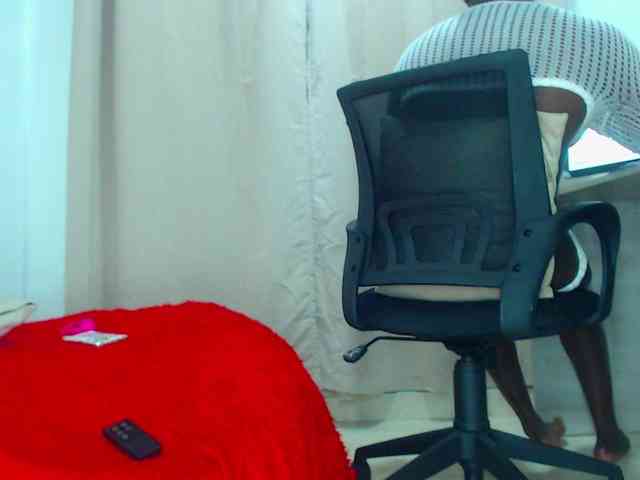 milytylor Live Webcam on BongaCams
