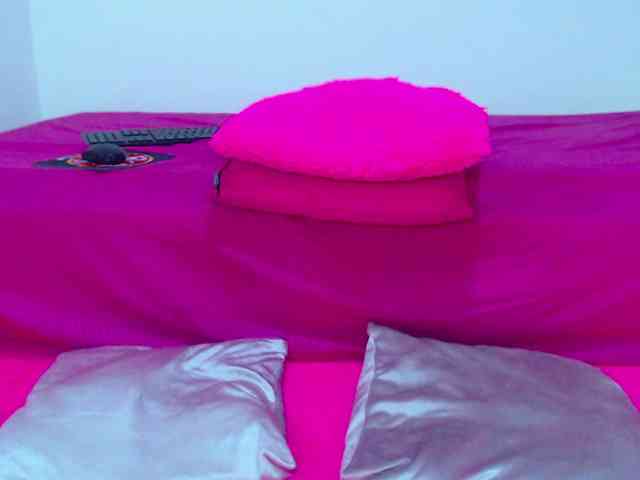 milytylor webcam