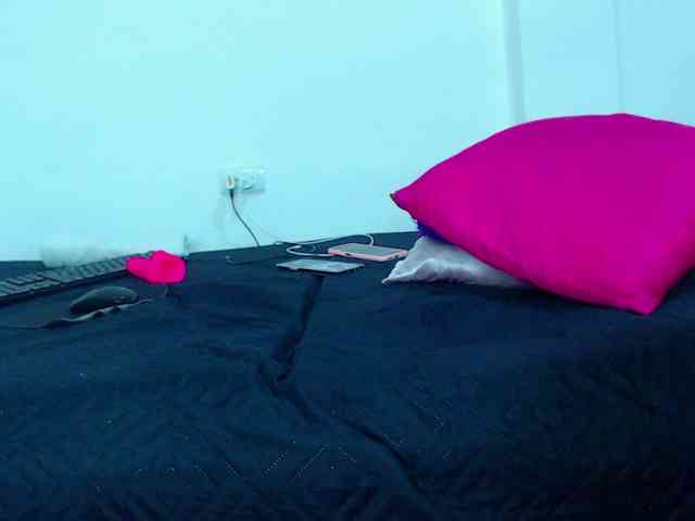 milytylor webcam