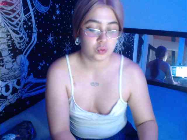 CherrySweet000 webcam