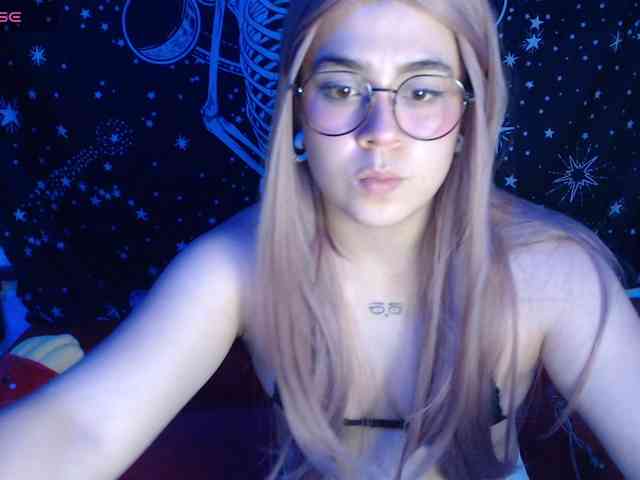 CherrySweet000 webcam