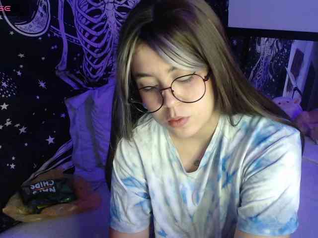 CherrySweet000 webcam