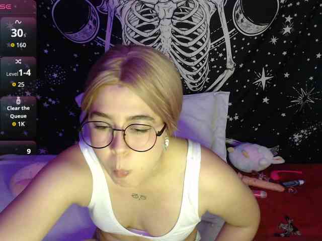 CherrySweet000 webcam