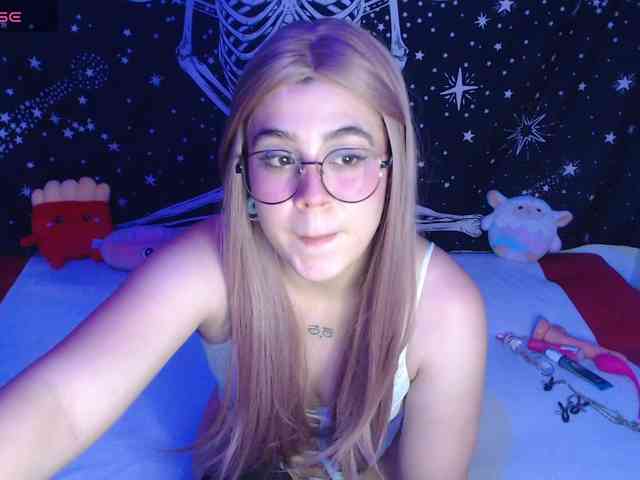 CherrySweet000 webcam