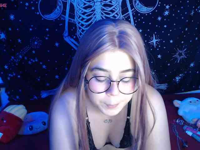 CherrySweet000 webcam