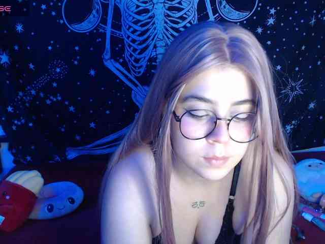 CherrySweet000 webcam