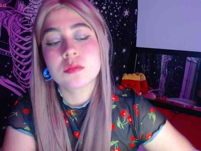 CherrySweet000 webcam