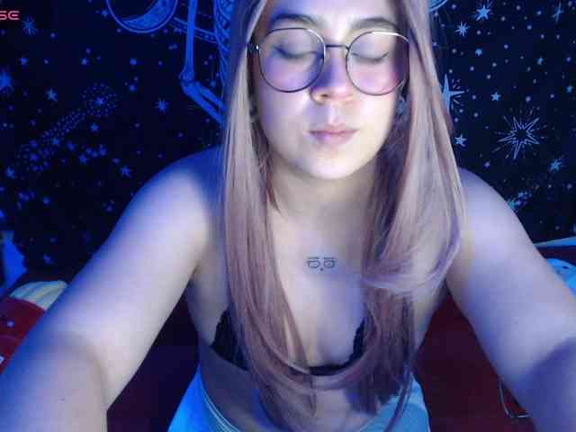 CherrySweet000 webcam
