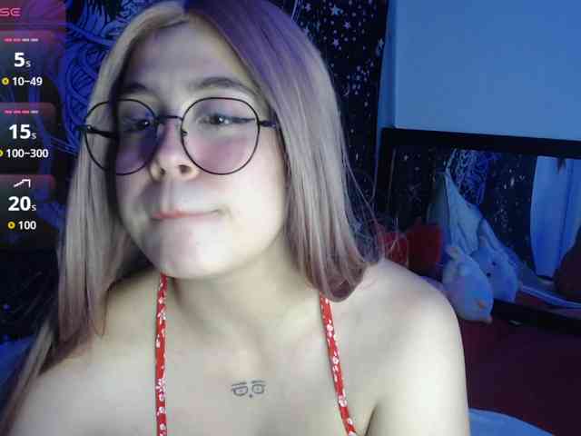 CherrySweet000 webcam