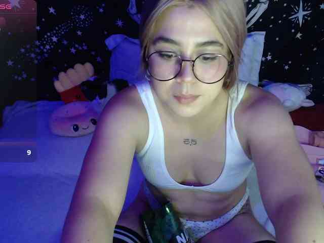 CherrySweet000 webcam