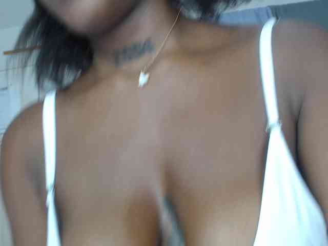 AshlieGreen webcam