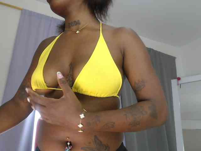 AshlieGreen webcam