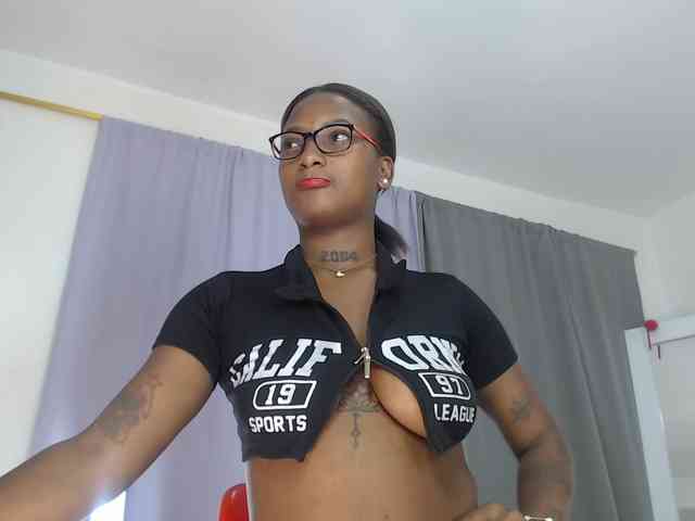 AshlieGreen webcam