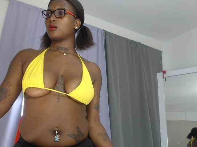 AshlieGreen webcam
