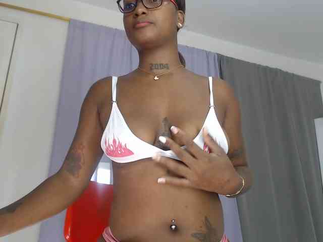 AshlieGreen webcam