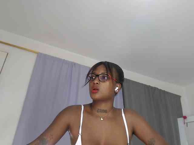 AshlieGreen webcam
