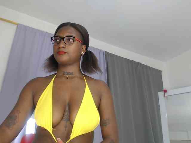 AshlieGreen webcam