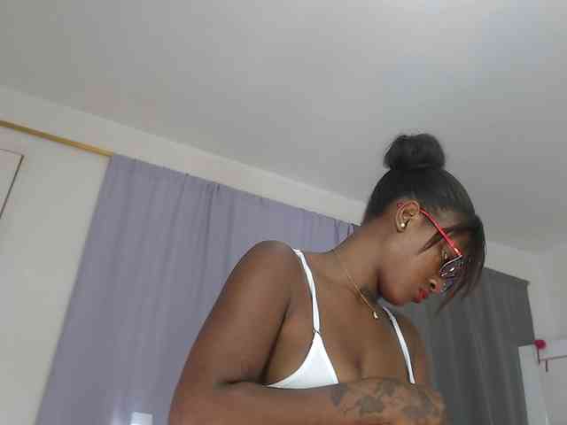 AshlieGreen webcam