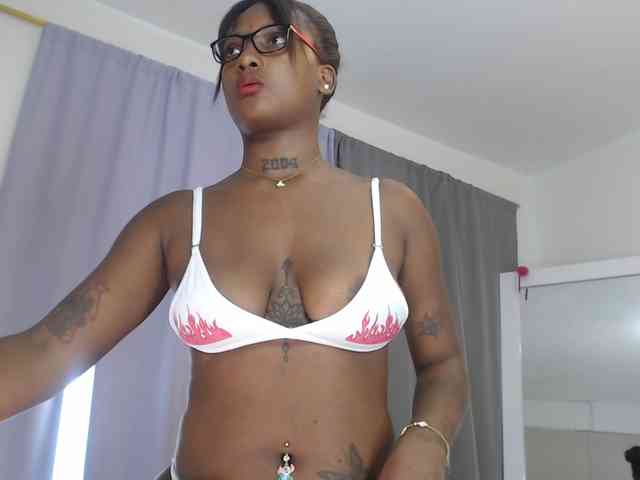 AshlieGreen webcam