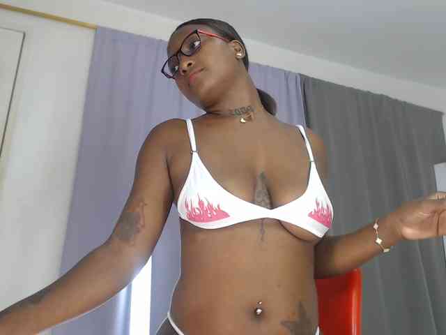 AshlieGreen webcam