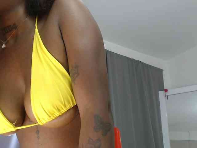 AshlieGreen webcam