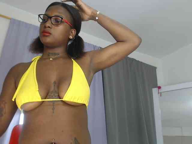 AshlieGreen webcam