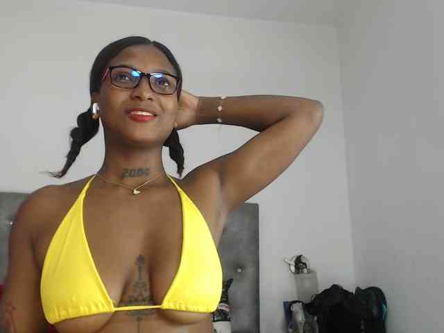AshlieGreen webcam