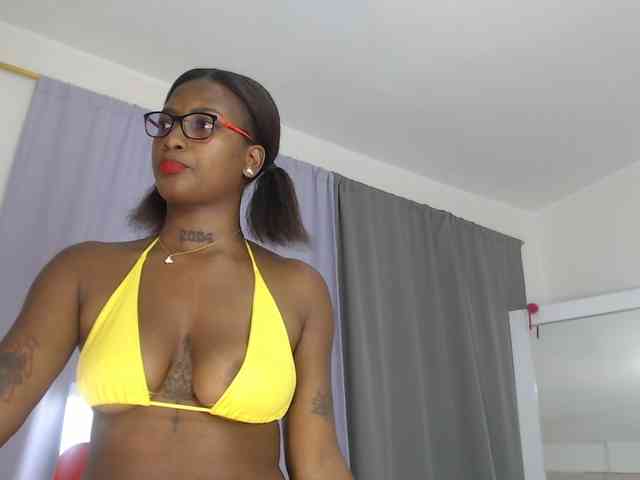 AshlieGreen webcam