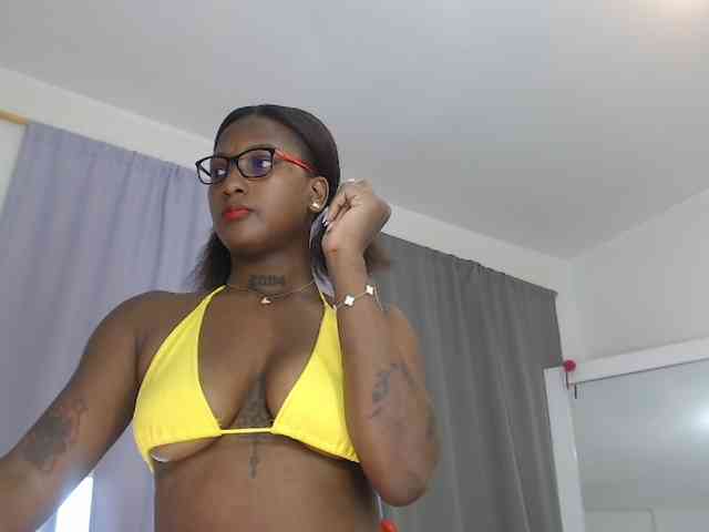 AshlieGreen webcam