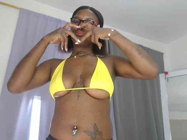 AshlieGreen webcam