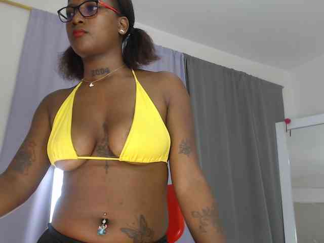AshlieGreen webcam