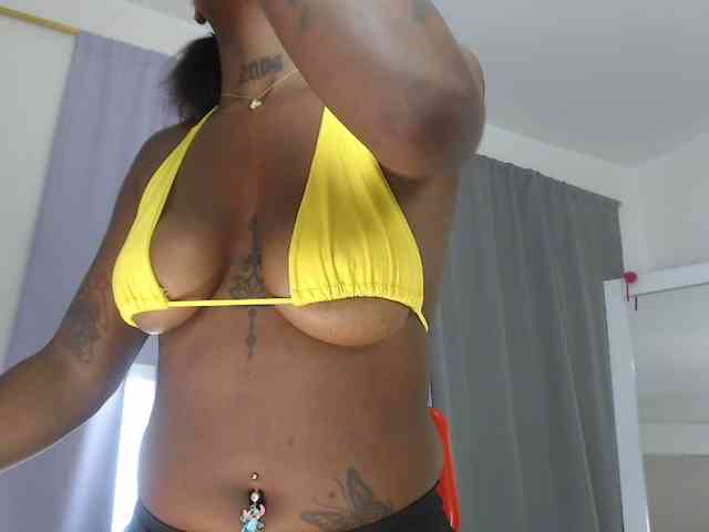 AshlieGreen webcam