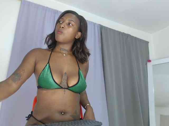 AshlieGreen webcam