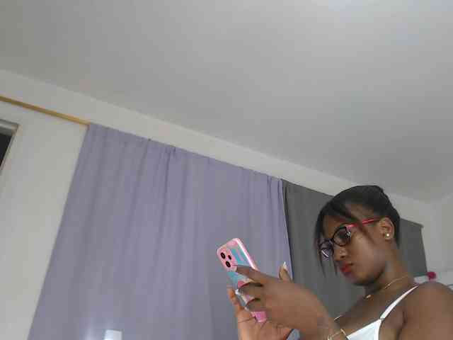 AshlieGreen webcam