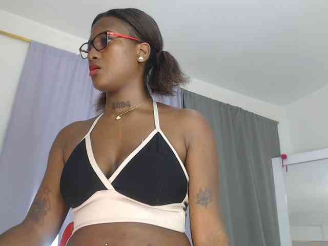 AshlieGreen webcam