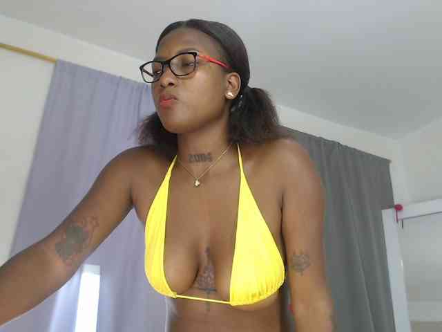 AshlieGreen webcam