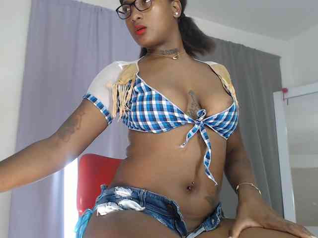 AshlieGreen webcam