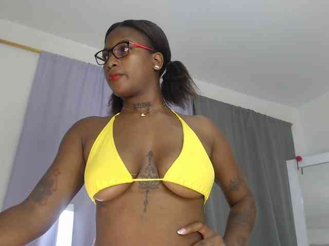 AshlieGreen webcam