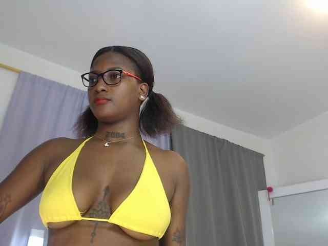 AshlieGreen webcam