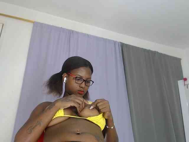 AshlieGreen webcam