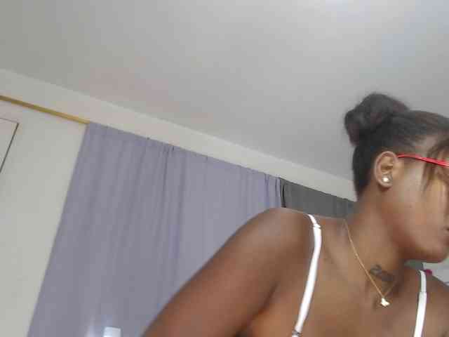 AshlieGreen webcam